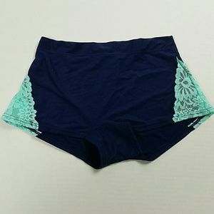 PINK Victoria's Secret Intimates & Sleepwear - Pink Victoria's Secret low rise boyshorts NWT PINK Victoria's Secret Intimates & Sleepwear - Pink Victoria's Secret low rise boyshorts NWT